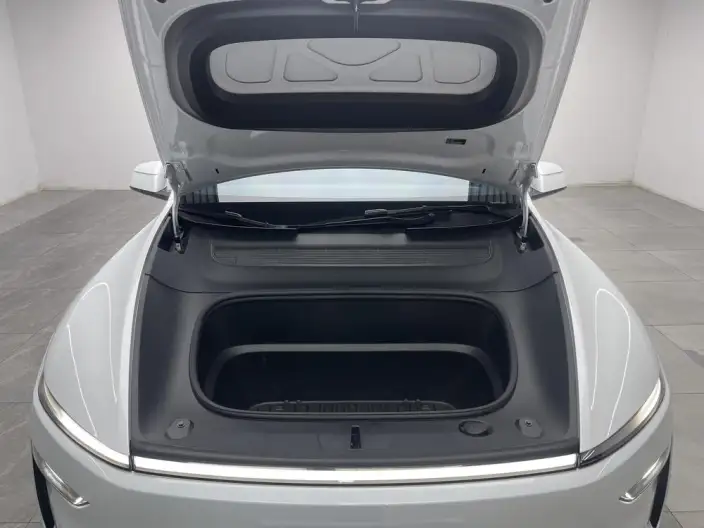 Model Y L 2026 Model Standard Edition – фото 10