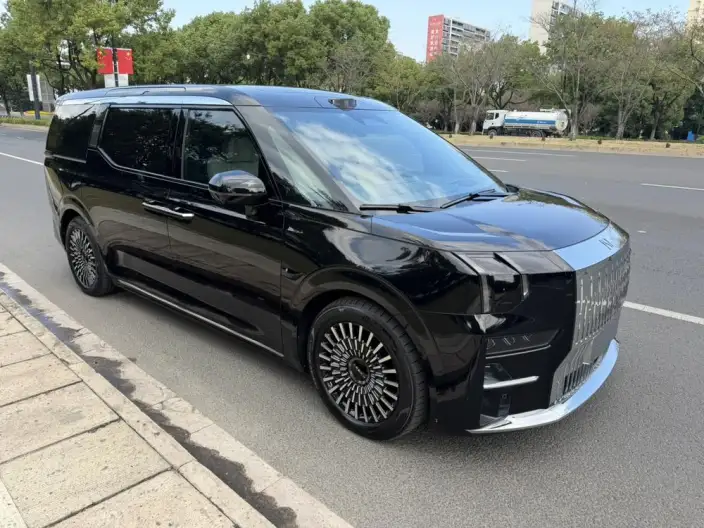 ZEEKR 009 2024 Model VI seat Executive Edition 4WD 108kWh – фото 3