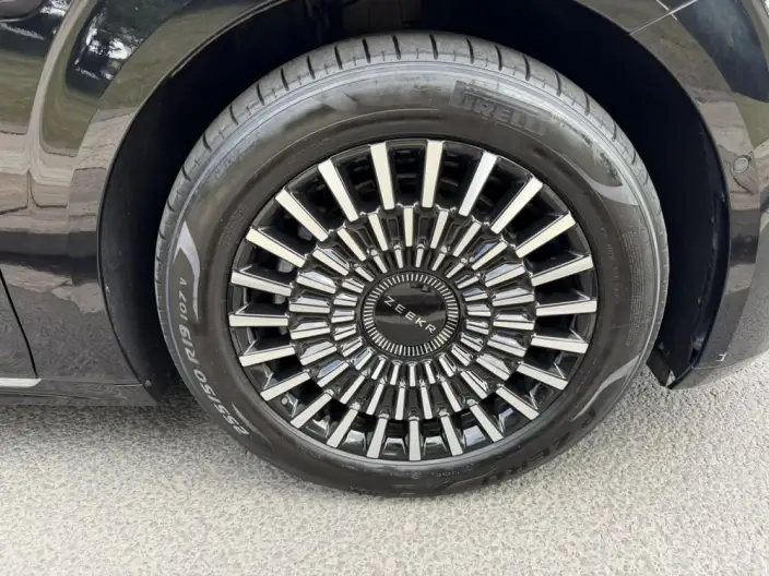 ZEEKR 009 2024 Model VI seat Executive Edition 4WD 108kWh – фото 6