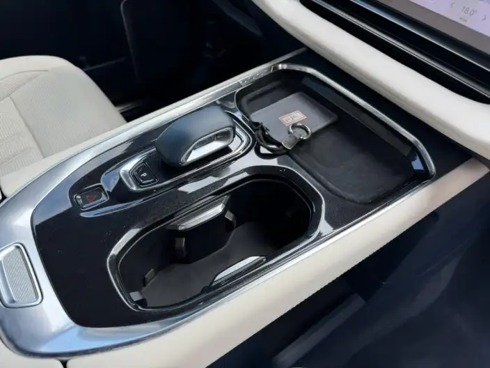 ZEEKR 009 2024 Model VI seat Executive Edition 4WD 108kWh – фото 8