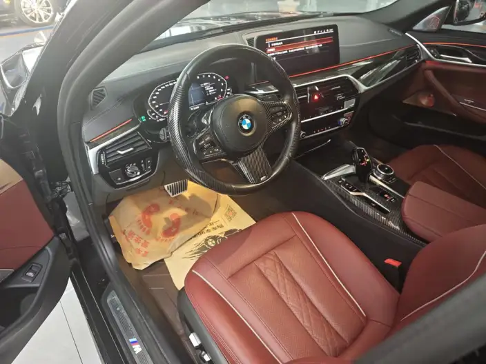 BMW 5 Series 2022 Model 525Li M Sports Set – фото 10