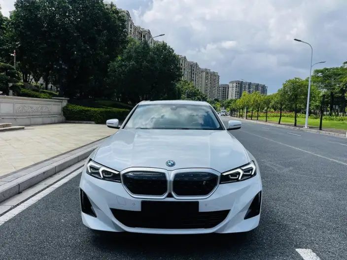 BMW i3 2023 Model eDrive35L – фото 2