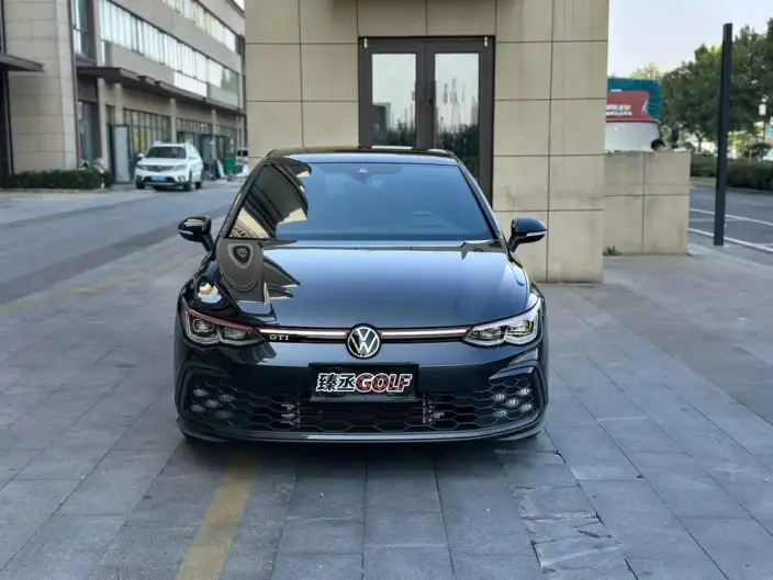 Volkswagen Golf GTI 2023 Model 380TSI DSG GTI – фото 2