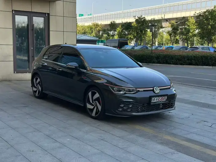 Volkswagen Golf GTI 2023 Model 380TSI DSG GTI – фото 3