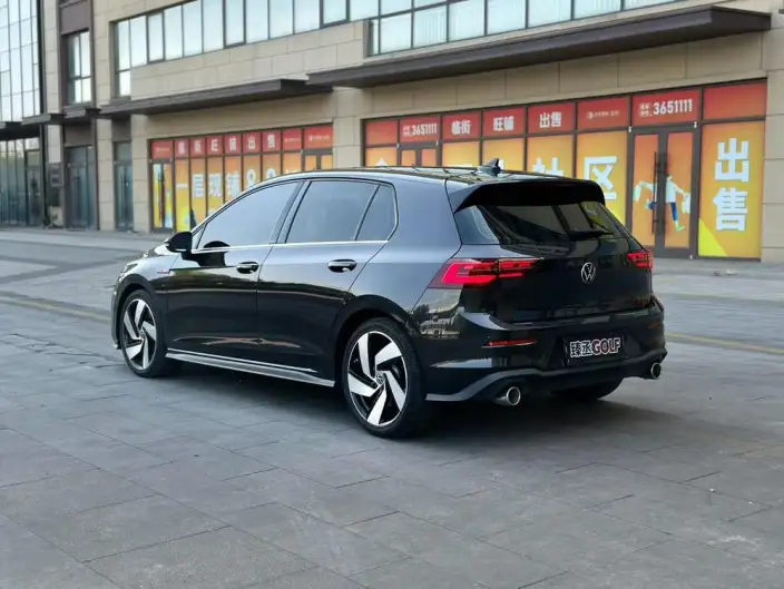 Volkswagen Golf GTI 2023 Model 380TSI DSG GTI – фото 4