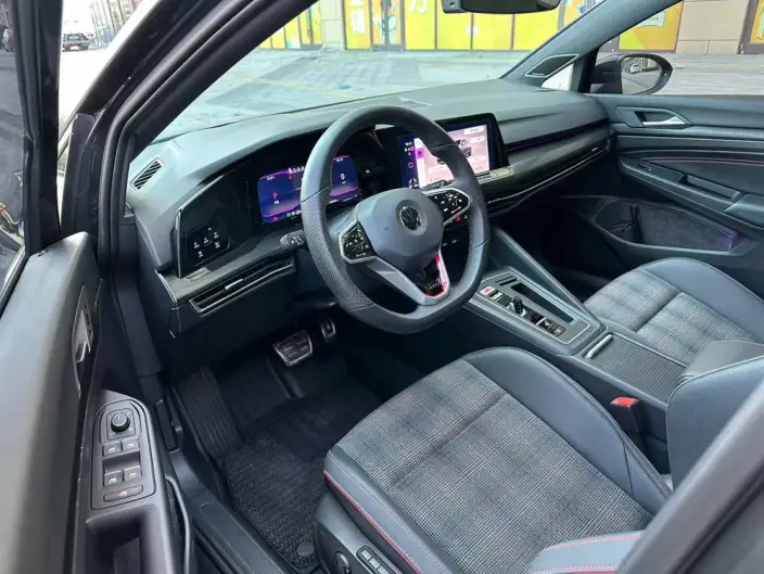 Volkswagen Golf GTI 2023 Model 380TSI DSG GTI – фото 9