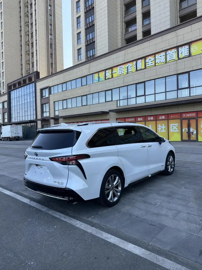 Toyota Sienna 2023 Model Hybrid 2.5L Supreme Edition – фото 7