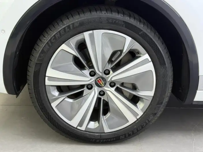 HONGQI E-HS9 2022 Model 690km Flag Xiang Edition VI seat – фото 9