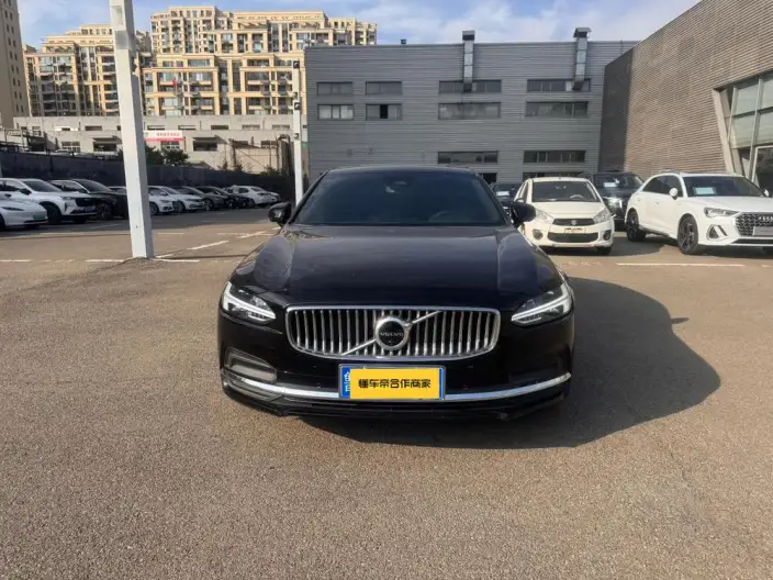 Volvo S90 2025 Model B5 Smart Range Deluxe Edition – фото 2