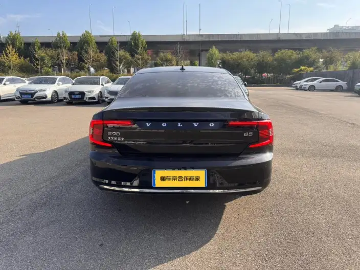 Volvo S90 2025 Model B5 Smart Range Deluxe Edition – фото 4