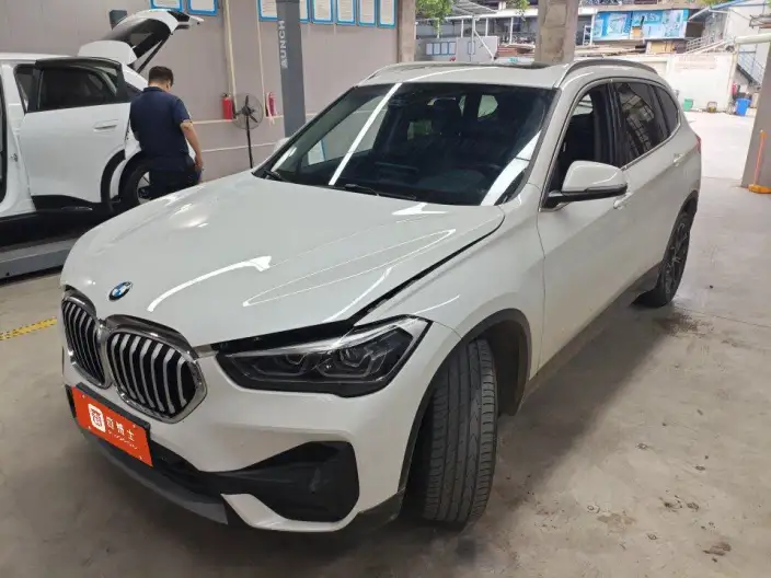 BMW X1 2022 Model sDrive25Li Leading Model – фото 1