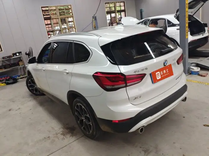 BMW X1 2022 Model sDrive25Li Leading Model – фото 3