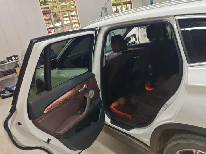 BMW X1 2022 Model sDrive25Li Leading Model – фото 5
