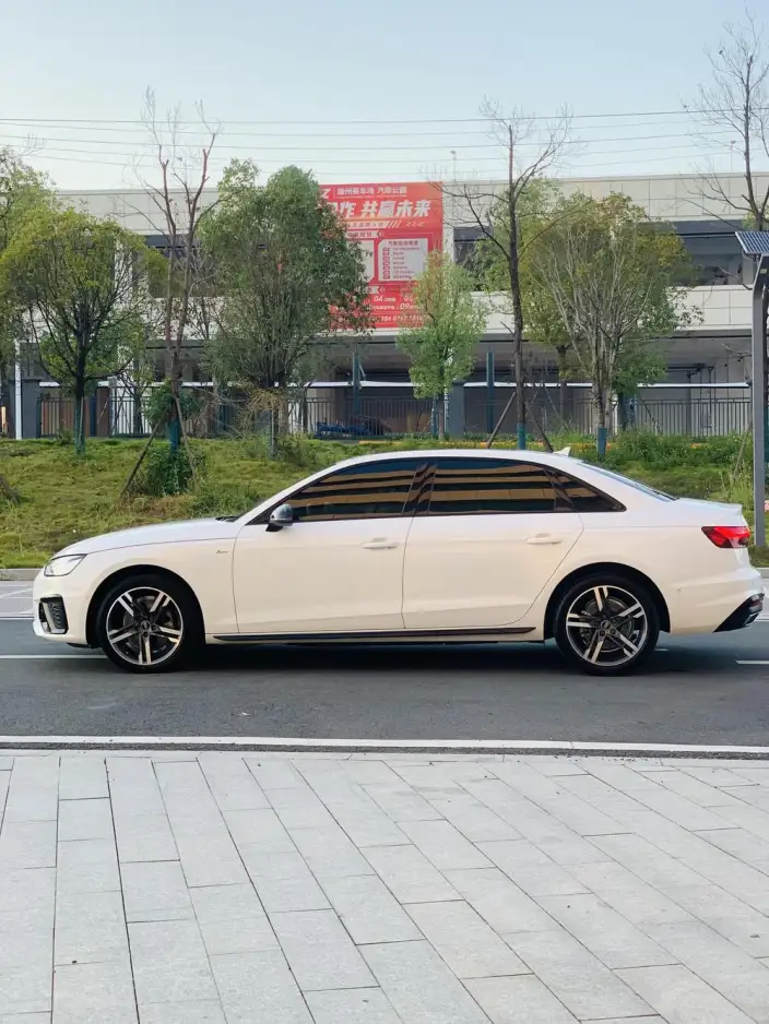 Audi A4 L 2022 Model 40 TFSI Luxury Dynamic Model – фото 4