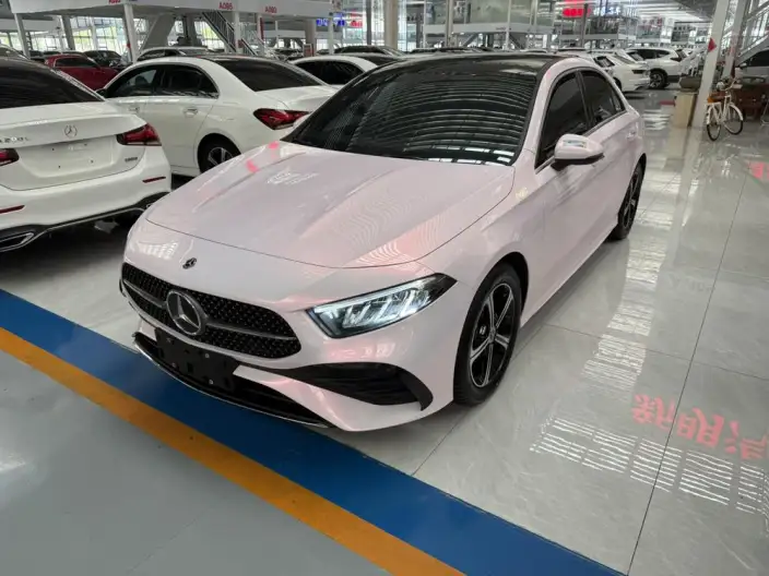 Mercedes-Benz A-class 2025 Model A 200 L Fashion Edition – фото 1