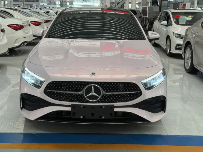 Mercedes-Benz A-class 2025 Model A 200 L Fashion Edition – фото 2