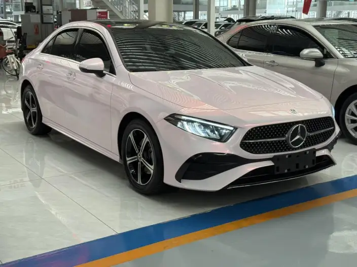 Mercedes-Benz A-class 2025 Model A 200 L Fashion Edition – фото 3