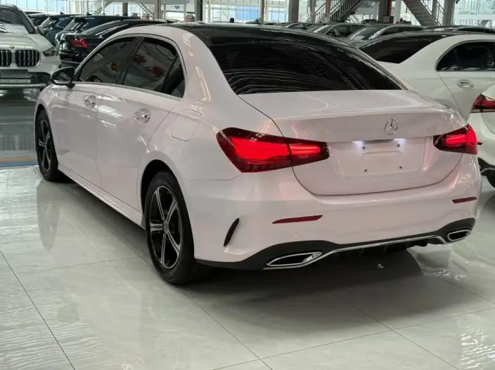 Mercedes-Benz A-class 2025 Model A 200 L Fashion Edition – фото 4