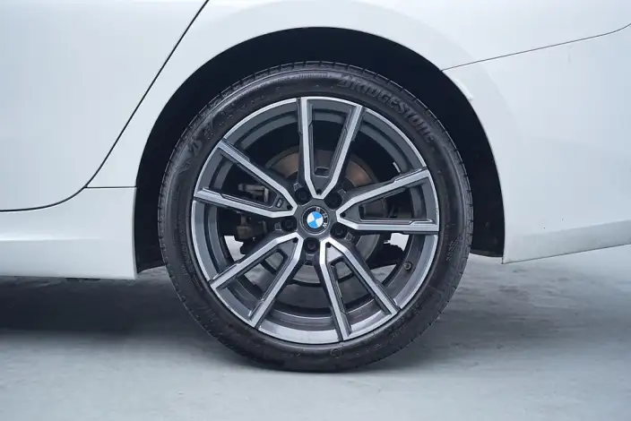 BMW 3 Series 2023 Model 325Li M Sports Set – фото 9
