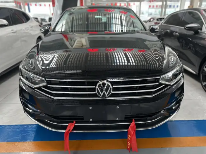 Volkswagen Magotan 2021 Model 330TSI DSG 30th Anniversary Memorial Edition – фото 2