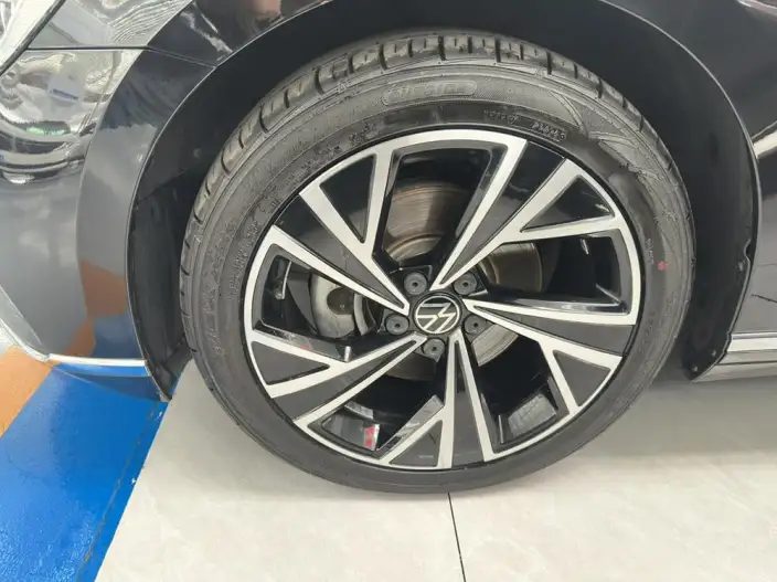 Volkswagen Magotan 2021 Model 330TSI DSG 30th Anniversary Memorial Edition – фото 8