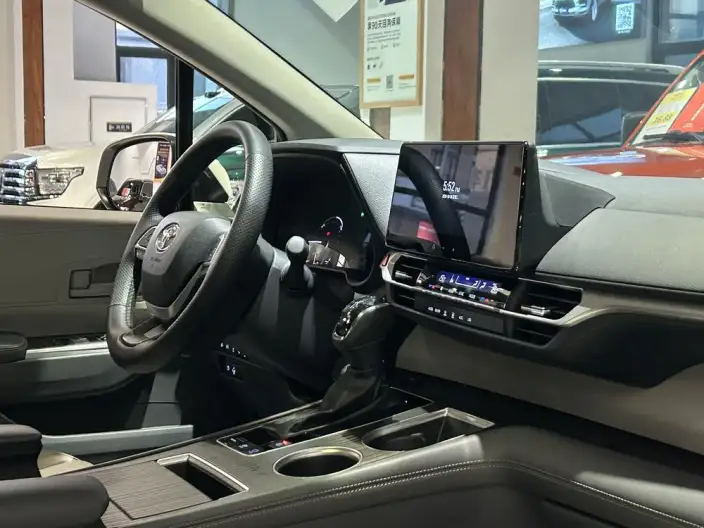Granvia 2024 Model Intelligent Hybrid 2.5L 2WD Comfort Edition – фото 9