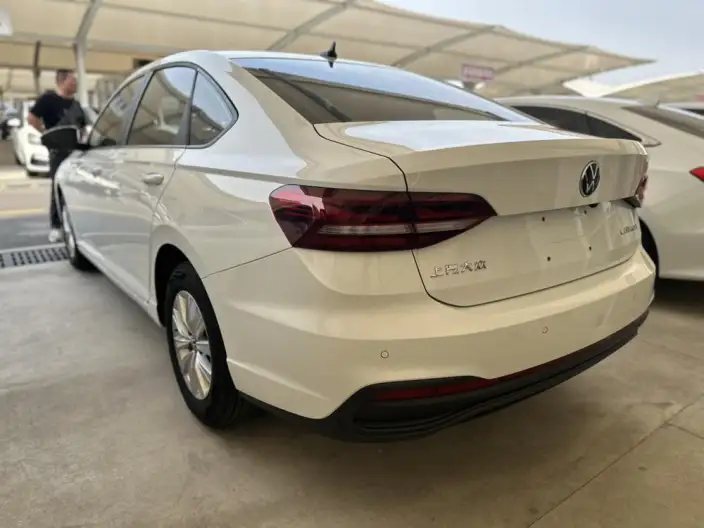 Volkswagen Lavida 2023 Model 1.5L Automatic Deyi Edition – фото 4