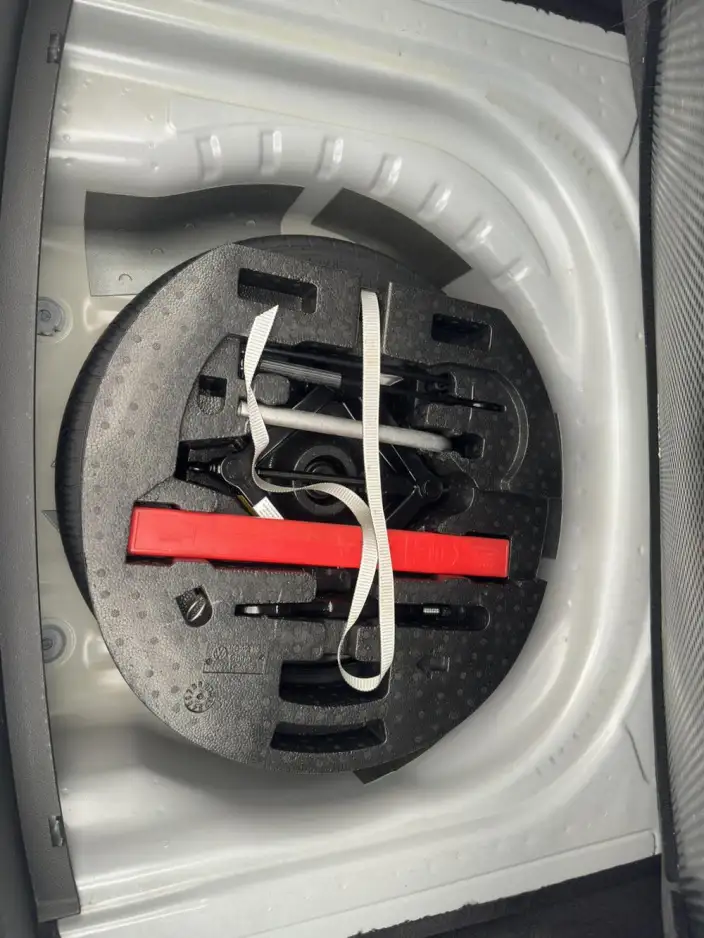 Volkswagen Lavida 2023 Model 1.5L Automatic Deyi Edition – фото 9