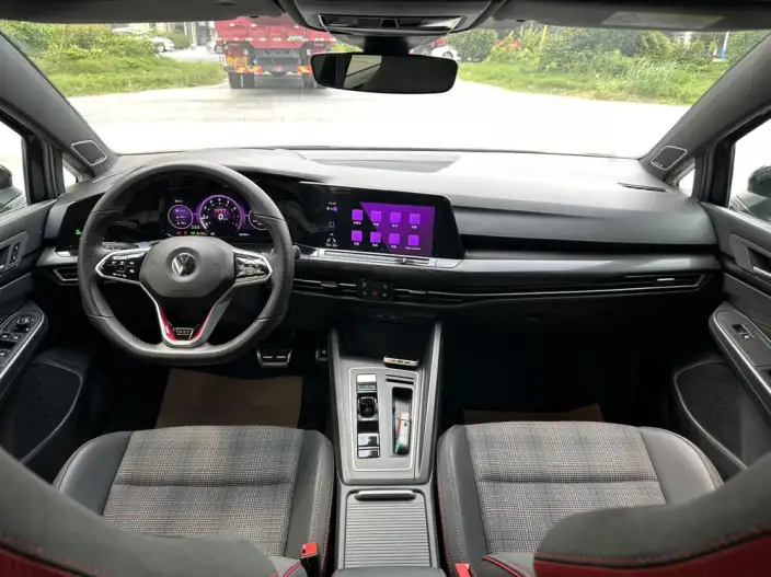 Volkswagen Golf GTI 2021 Model 380TSI DSG GTI – фото 8