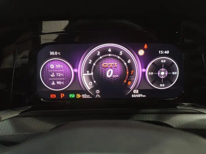 Volkswagen Golf GTI 2021 Model 380TSI DSG GTI – фото 9