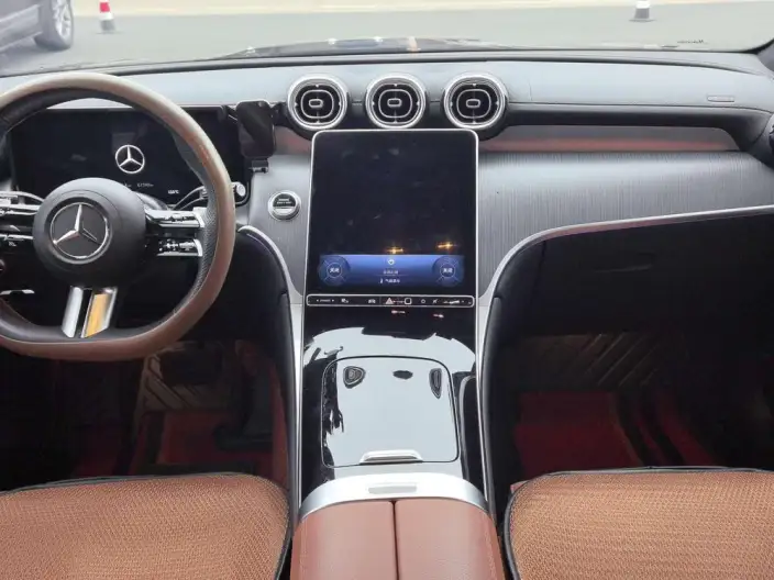 Mercedes-Benz GLC 2023 Model GLC 260 L 4MATIC Luxury Model 7 seat – фото 5