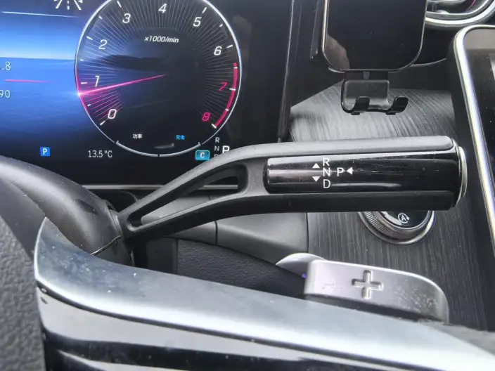 Mercedes-Benz GLC 2023 Model GLC 260 L 4MATIC Luxury Model 7 seat – фото 7