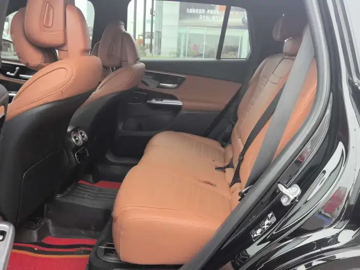 Mercedes-Benz GLC 2023 Model GLC 260 L 4MATIC Luxury Model 7 seat – фото 9