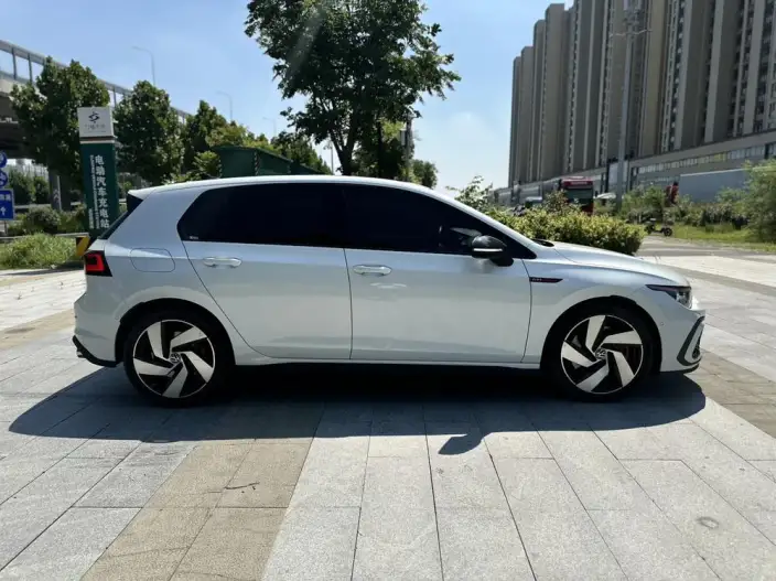 Volkswagen Golf GTI 2021 Model 380TSI DSG GTI – фото 7