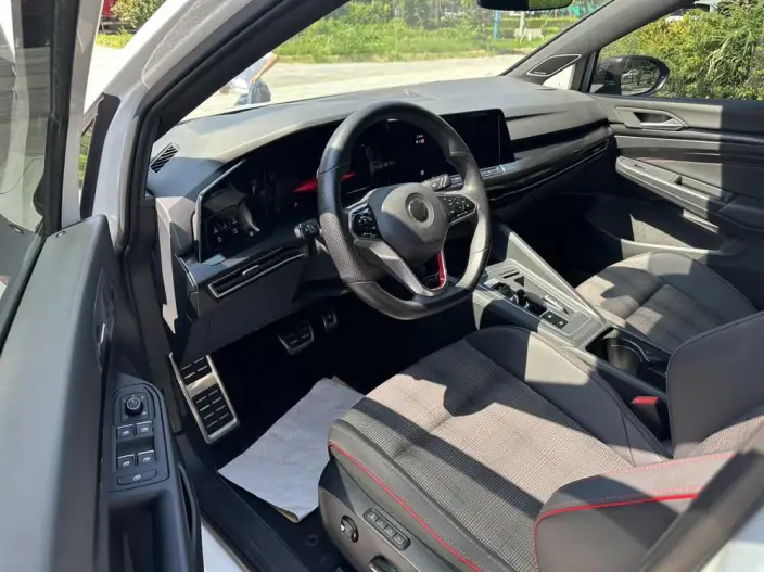 Volkswagen Golf GTI 2021 Model 380TSI DSG GTI – фото 10