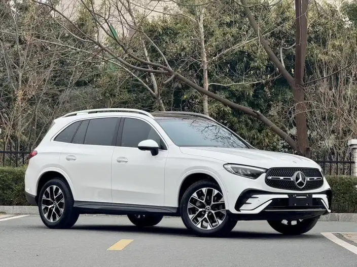 Mercedes-Benz GLC 2023 Model Facelift GLC 260 L 4MATIC Dynamic Model 5 seat – фото 3