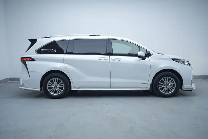 Toyota Sienna 2023 Model Hybrid 2.5L Comfort Edition – фото 8