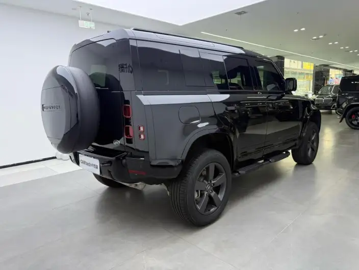 Land Rover Defender 2025 Model 110 3.0T P400 HSE X-Dynamic – фото 6