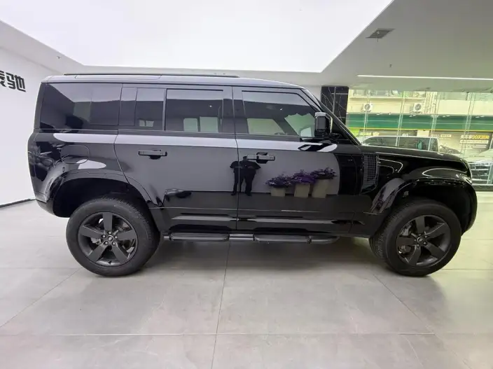 Land Rover Defender 2025 Model 110 3.0T P400 HSE X-Dynamic – фото 7