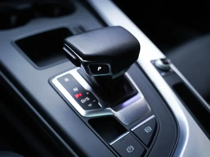 Audi A4 L 2023 Model 40 TFSI Fashion Dynamic Model – фото 6