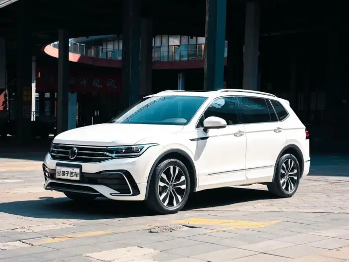 Volkswagen Tiguan L 2022 Model 330TSI Automatic 2WD R-Line Enjoy the version more – фото 1