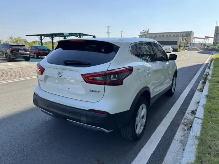 Nissan Qashqai 2022 Model 2.0L XV Smart Edition – фото 6