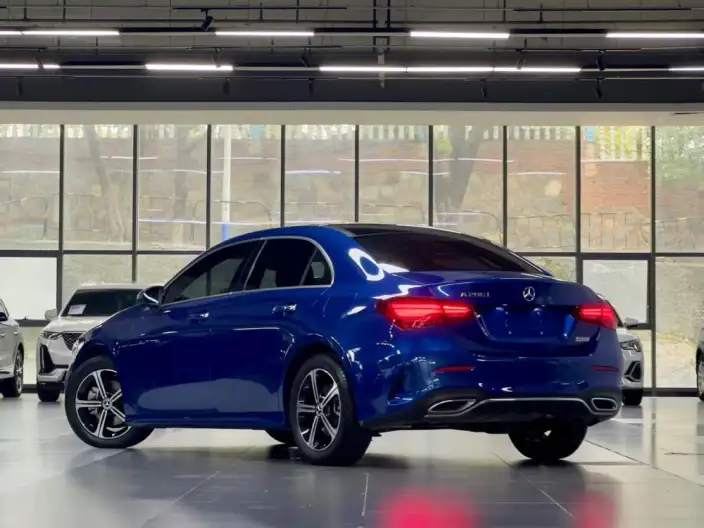 Mercedes-Benz A-class 2023 Model A 200 L Sports sedan Fashion Edition – фото 4