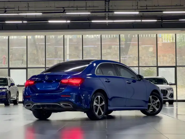 Mercedes-Benz A-class 2023 Model A 200 L Sports sedan Fashion Edition – фото 5