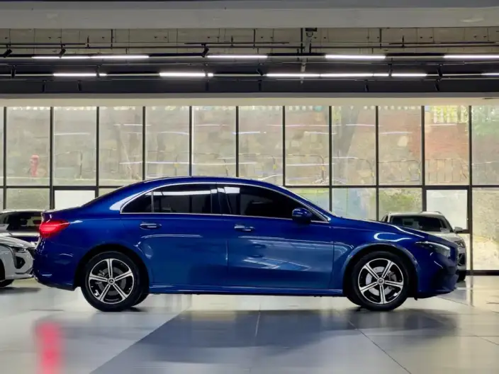 Mercedes-Benz A-class 2023 Model A 200 L Sports sedan Fashion Edition – фото 6