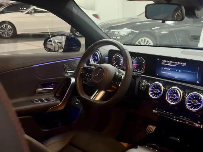 Mercedes-Benz A-class 2023 Model A 200 L Sports sedan Fashion Edition – фото 8