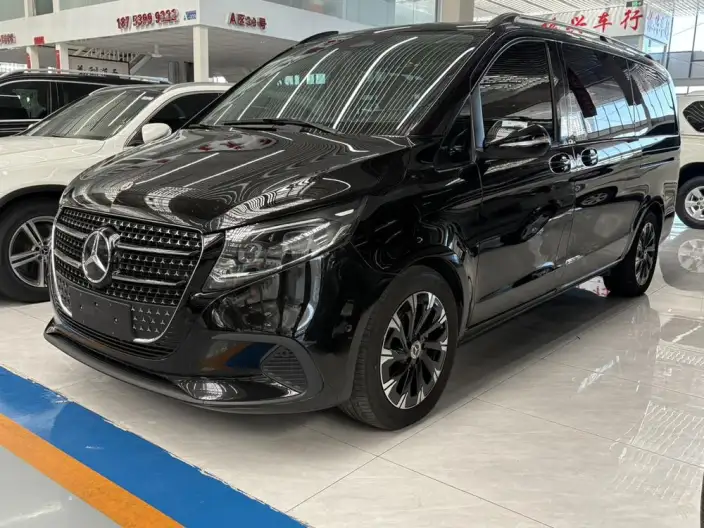 Mercedes-Benz V-Class 2024 Model V 300 Pilot Edition – фото 1