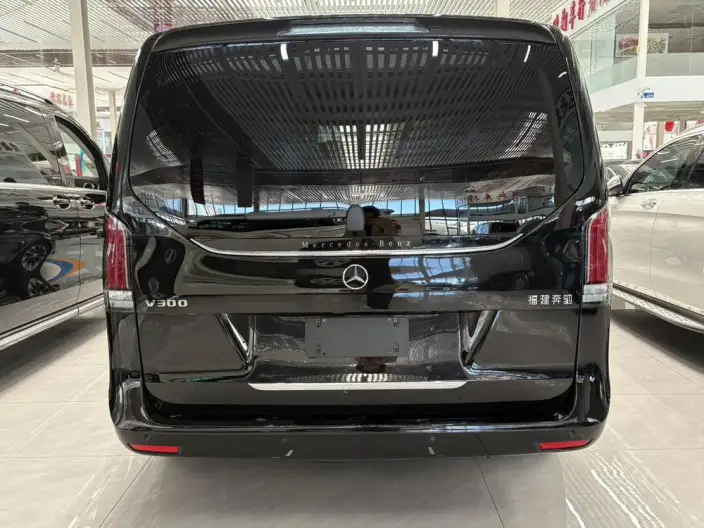 Mercedes-Benz V-Class 2024 Model V 300 Pilot Edition – фото 5