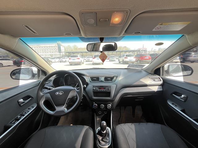 KIA K2 2015 модификация Тройная литиевая батарея кузов 1.4L MT TOP – фото 7