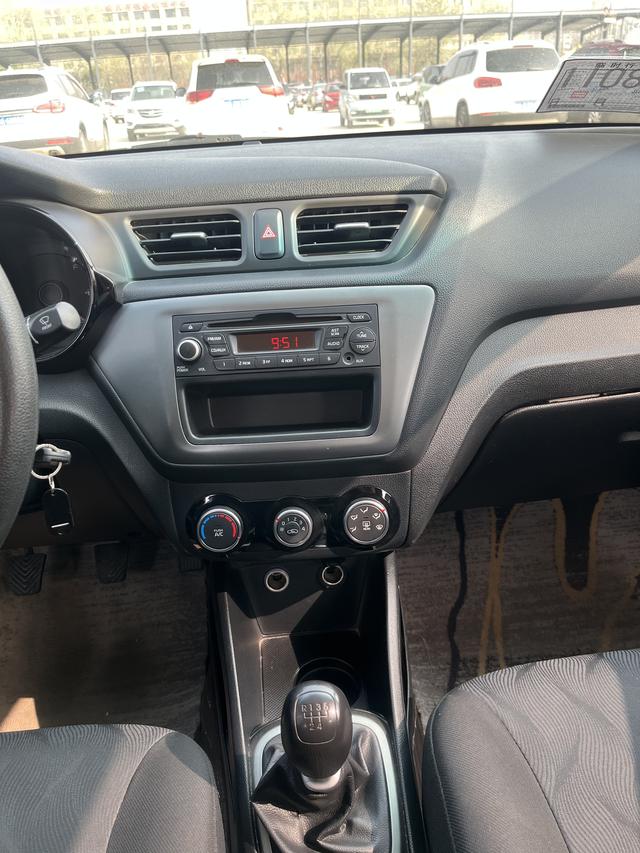 KIA K2 2015 модификация Тройная литиевая батарея кузов 1.4L MT TOP – фото 8